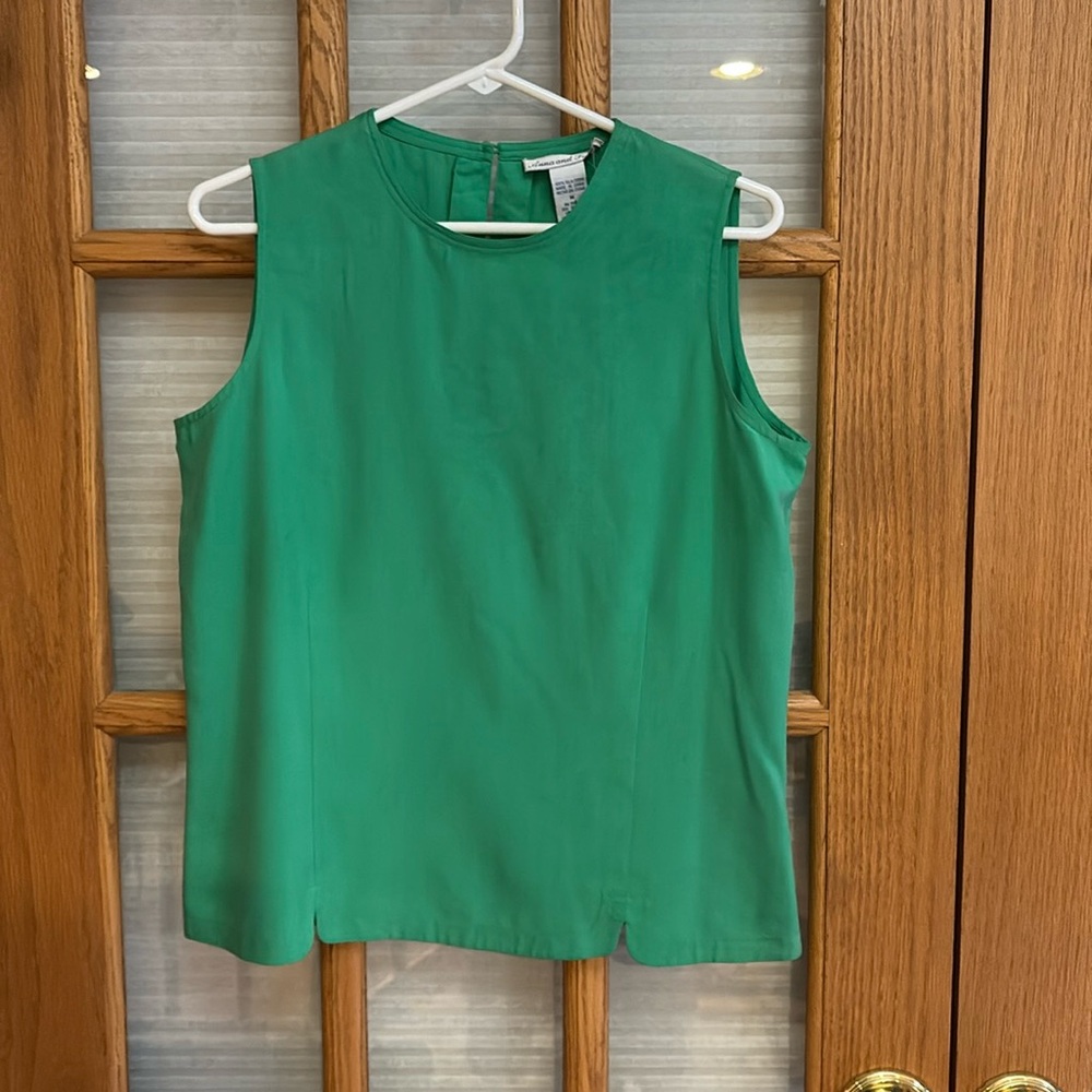 EUC M Green Silk Sleeveless Blouse